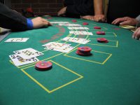 Online vs Land-Based Casinos